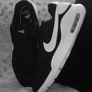 Nike Air Max Oketo Black/White Men's Sneakers